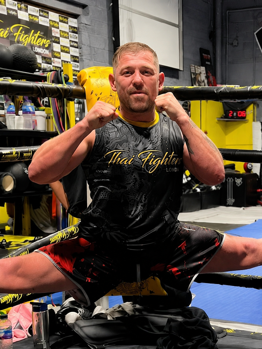 Darius Skliaudys — pro fight champion in guard stance at Thai Fighters London